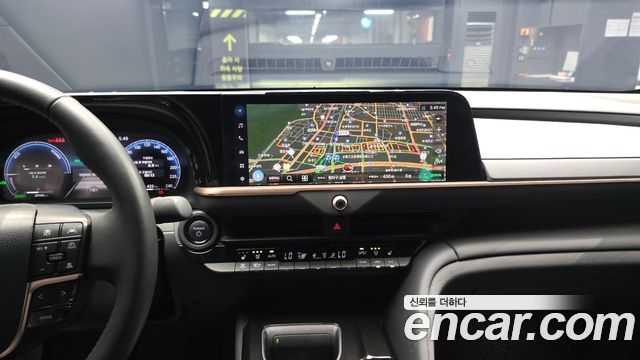 Toyota Crown Crossover 2.5 4WD Hybrid 2024 — фото 14