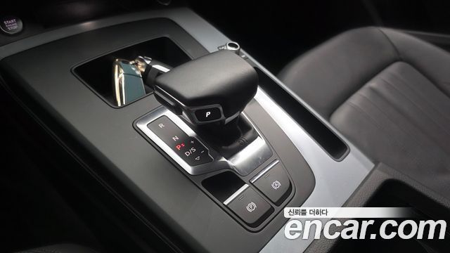 Audi Q5 (FY) 40 TDI Quattro Sportback 2023 — фото 9