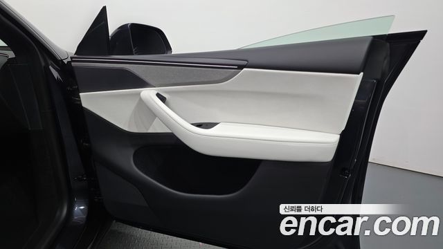 Tesla Model Y L Long Range AWD 2026 — фото 24