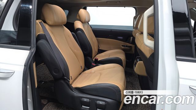 Kia Carnival (IV) Gasoline 7-Seater Signature 2023 — фото 11