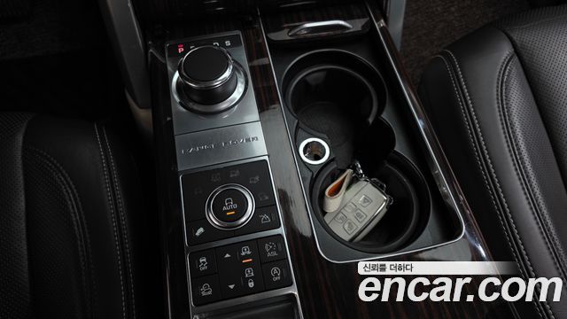 Land Rover Range Rover (IV) 4.4 SDV8 Vogue SE DIESEL 2016 — фото 9
