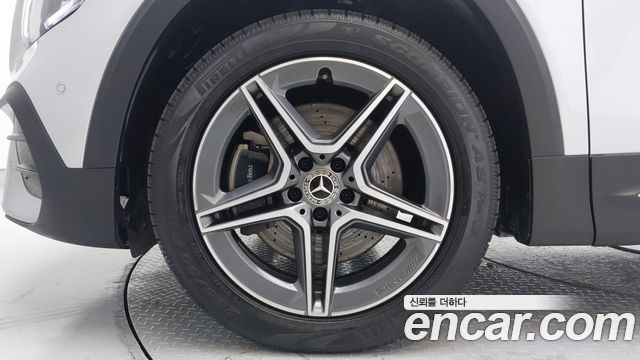 Mercedes-Benz GLB-Class (X247) GLB250 4MATIC 2020 — фото 5