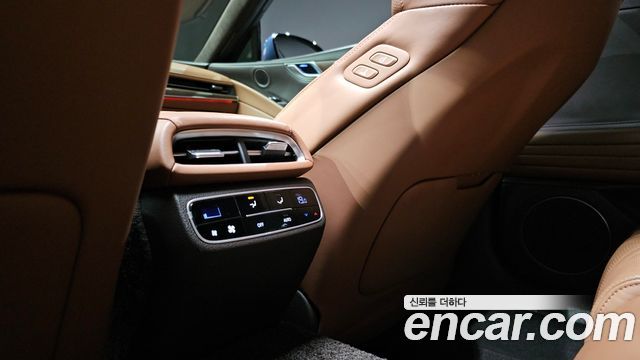 Genesis G80 (RG3) Gasoline 3.5 Turbo AWD 2022 — фото 39