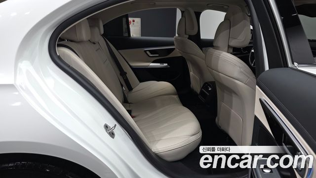 Mercedes-Benz E-Class (W214) E200 Avantgarde 2025 — фото 12