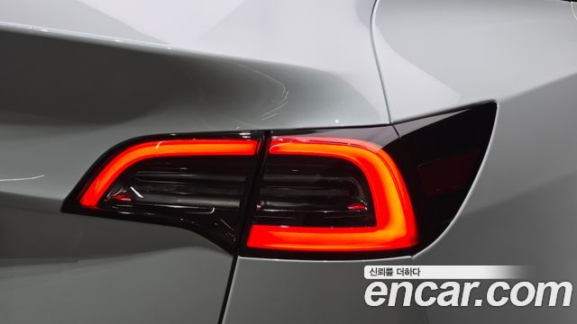 Tesla Model Y RWD 2023 — фото 23