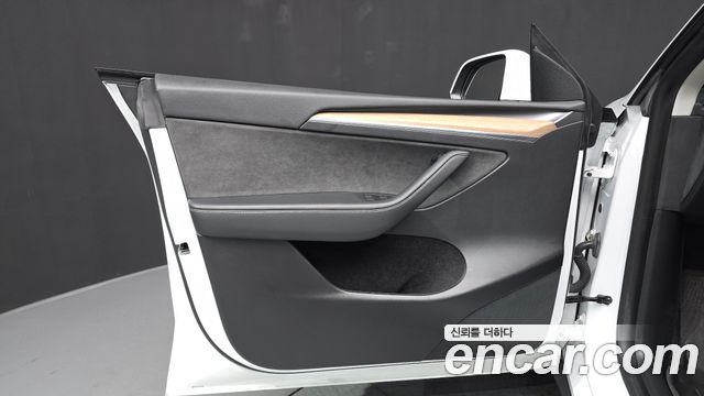 Tesla Model Y RWD 2023 — фото 24