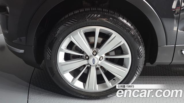 Ford Explorer 2.3 Limited 4WD 5th 2018 — фото 5