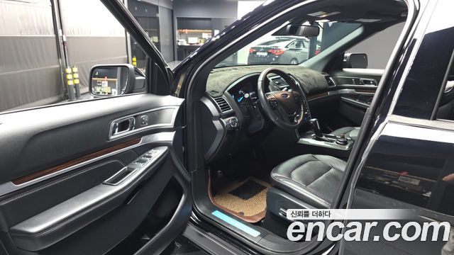 Ford Explorer 2.3 Limited 4WD 5th 2018 — фото 10