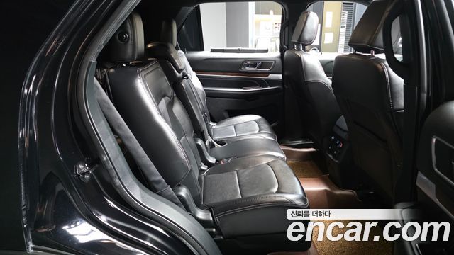 Ford Explorer 2.3 Limited 4WD 5th 2018 — фото 12