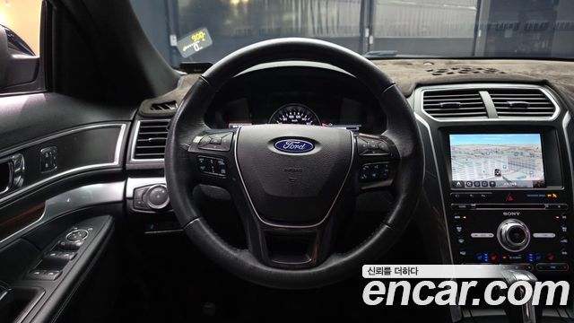 Ford Explorer 2.3 Limited 4WD 5th 2018 — фото 13