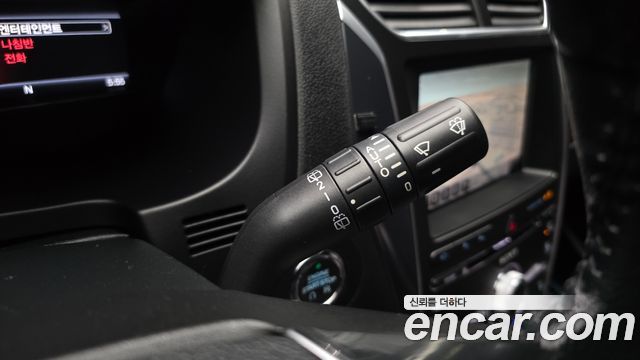 Ford Explorer 2.3 Limited 4WD 5th 2018 — фото 17