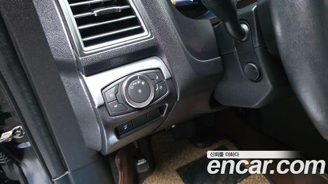 Ford Explorer 2.3 Limited 4WD 5th 2018 — фото 20