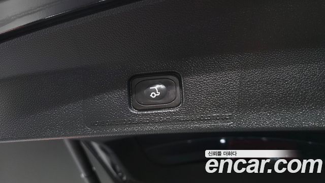 Ford Explorer 2.3 Limited 4WD 5th 2018 — фото 31