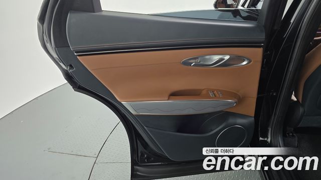 Genesis GV70 2.5T Gasoline 2WD 2024 — фото 25