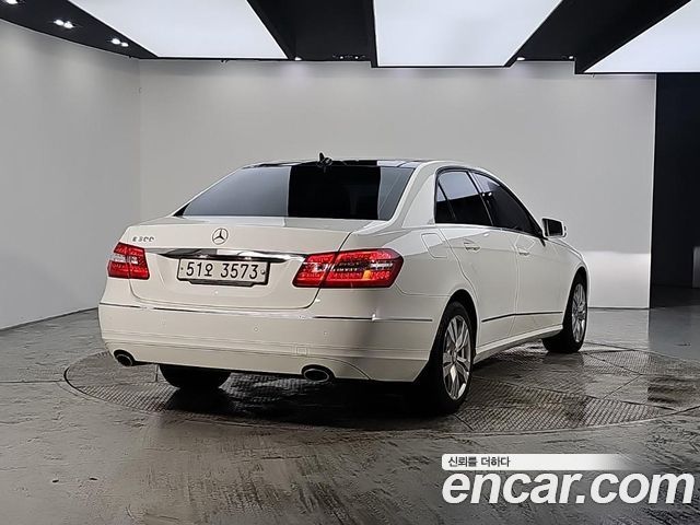 Mercedes-Benz E-Class (W212) E300 Avangard 2013 — фото 4