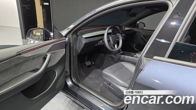 Tesla Model Y Premium Long Range AWD 2026 — фото 10
