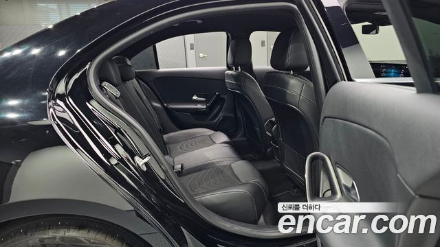 Mercedes-Benz A-Class (W177) A220 Sedan 2020 — фото 11