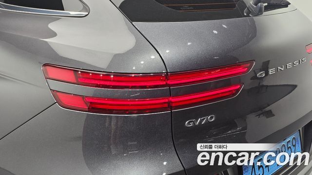 Genesis Electrified (GV70) e-AWD 2022 — фото 23