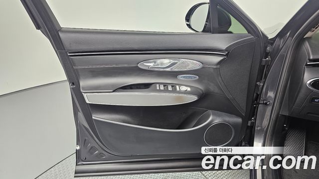 Genesis Electrified (GV70) e-AWD 2022 — фото 24
