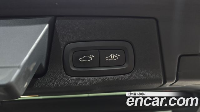 Volvo XC60 (II) D4 Inscription 2018 — фото 19