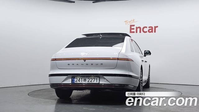 Hyundai Grandeur (GN7) 2,5 Gasoline 2WD Calligraphy 2023 — фото 4