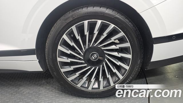 Hyundai Grandeur (GN7) 2,5 Gasoline 2WD Calligraphy 2023 — фото 21