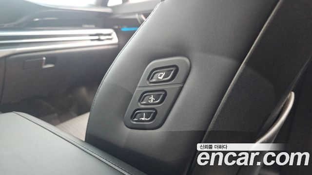 Hyundai Grandeur (GN7) 2,5 Gasoline 2WD Calligraphy 2023 — фото 30