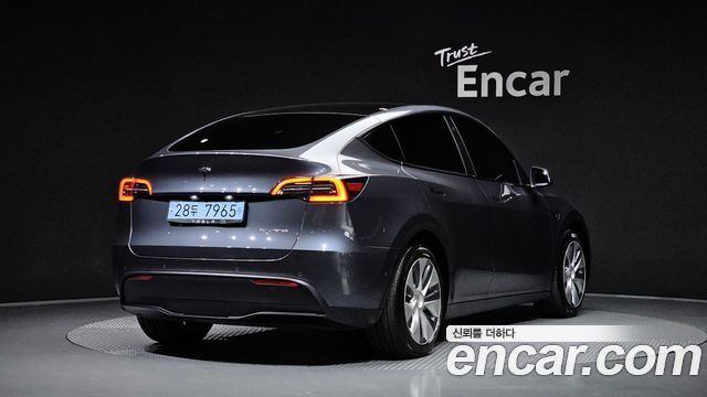 Tesla Model Y Long Range AWD 2021 — фото 2
