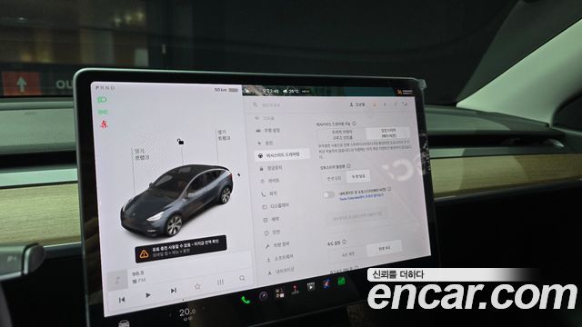 Tesla Model Y Long Range AWD 2021 — фото 22