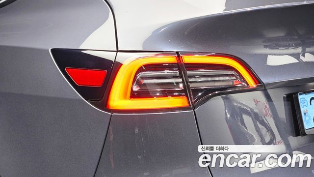 Tesla Model Y Long Range AWD 2021 — фото 29