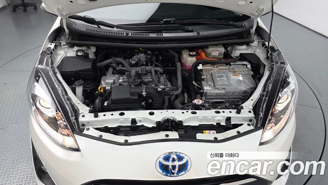 Toyota Prius C 1.5 2019 — фото 6