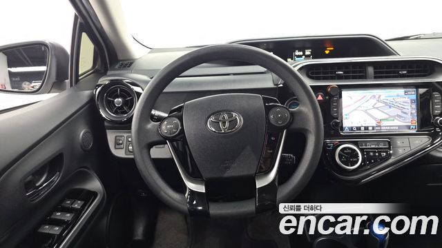 Toyota Prius C 1.5 2019 — фото 16