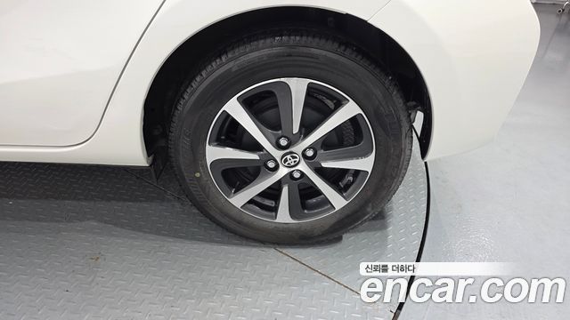 Toyota Prius C 1.5 2019 — фото 27
