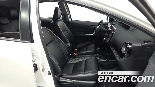 Toyota Prius C 1.5 2019 — фото 32