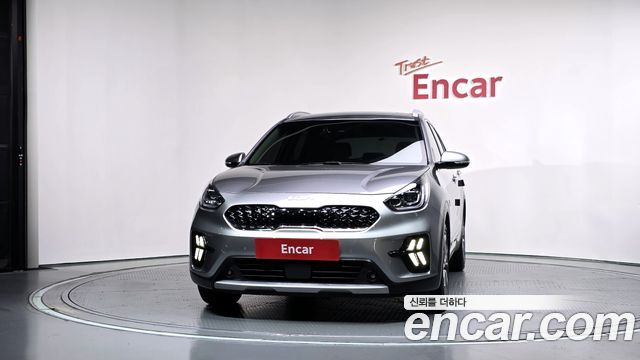 Kia Niro 1.6 HEV Signature 2022 — фото 3