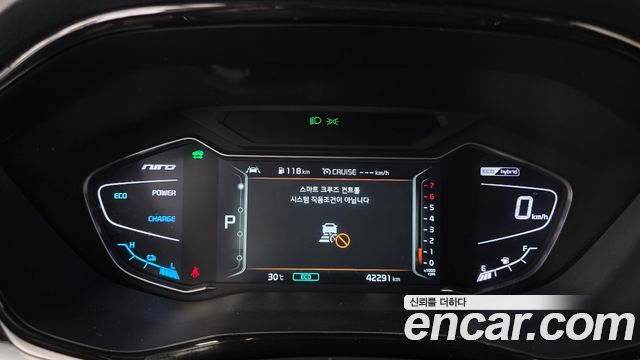 Kia Niro 1.6 HEV Signature 2022 — фото 8