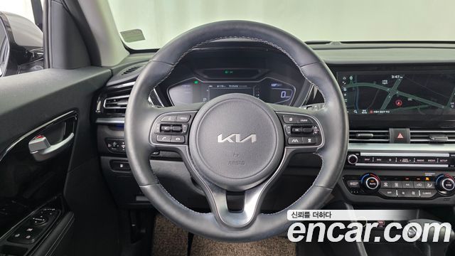 Kia Niro 1.6 HEV Signature 2022 — фото 13