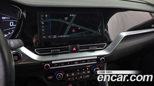 Kia Niro 1.6 HEV Signature 2022 — фото 14