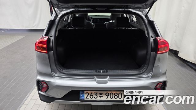 Kia Niro 1.6 HEV Signature 2022 — фото 20