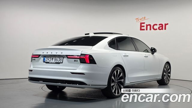 Volvo S90 B5 Ultra Dark 2026 — фото 2