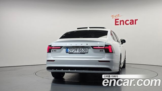 Volvo S90 B5 Ultra Dark 2026 — фото 4