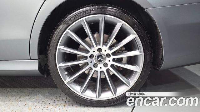 Mercedes-Benz E-Class (W213) E350 4MATIC AMG Line 2022 — фото 27