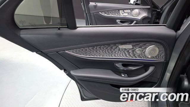 Mercedes-Benz E-Class (W213) E350 4MATIC AMG Line 2022 — фото 31