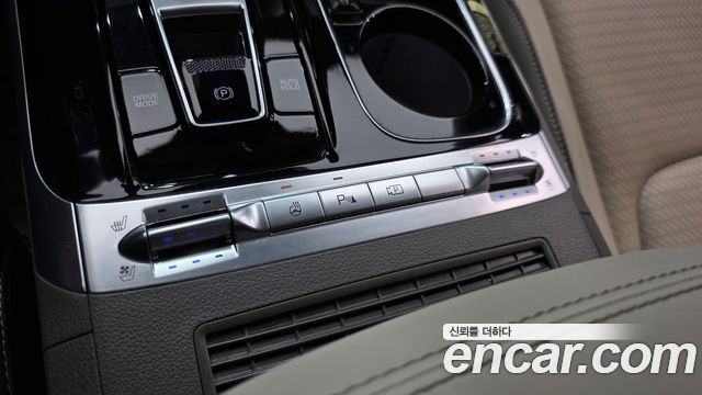 Kia Carnival (IV) Gasoline 7-Seater Hi-Limousine Signature 2023 — фото 32