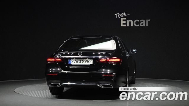 Mercedes-Benz E-Class (W213) E250 AMG Line 2023 — фото 4