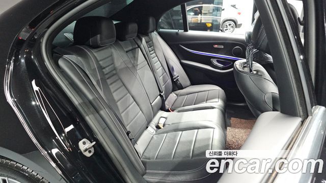 Mercedes-Benz E-Class (W213) E250 AMG Line 2023 — фото 11