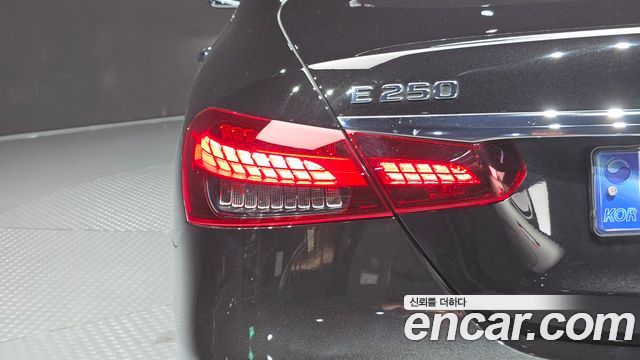 Mercedes-Benz E-Class (W213) E250 AMG Line 2023 — фото 23