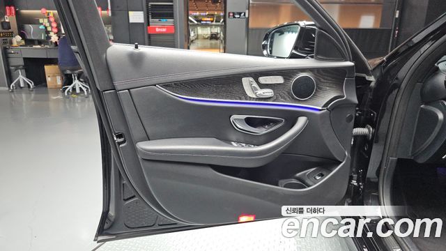 Mercedes-Benz E-Class (W213) E250 AMG Line 2023 — фото 24