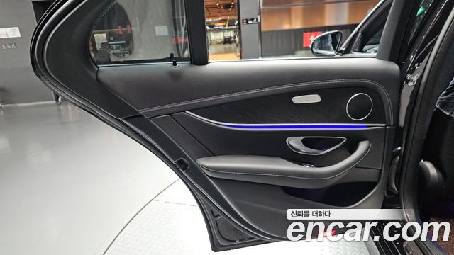 Mercedes-Benz E-Class (W213) E250 AMG Line 2023 — фото 25