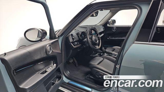 MINI Cooper Countryman Classic Plus Launch Pack 2nd Gen 2023 — фото 10